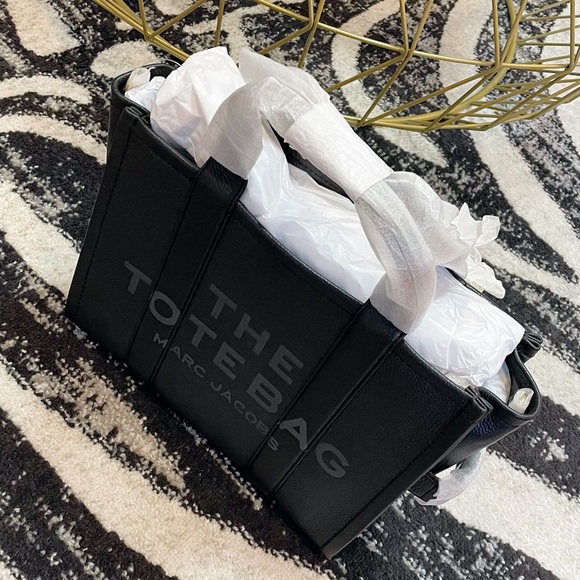 Marc Jacobs Leather Small Tote Bag - Picture 9 of 12